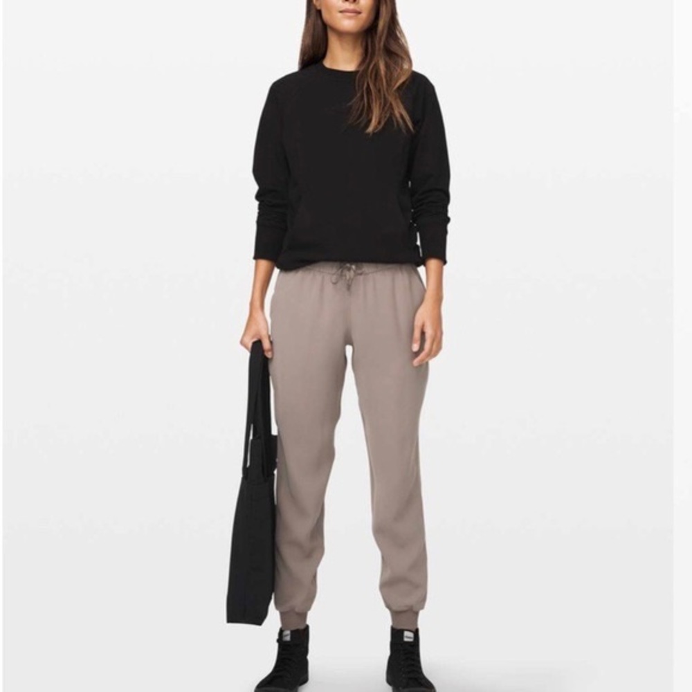 Lululemoon On The Fly Jogger woven